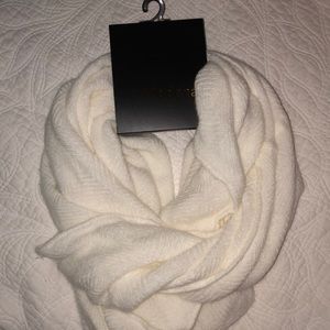 NWT Circle scarf (infinity scarf)